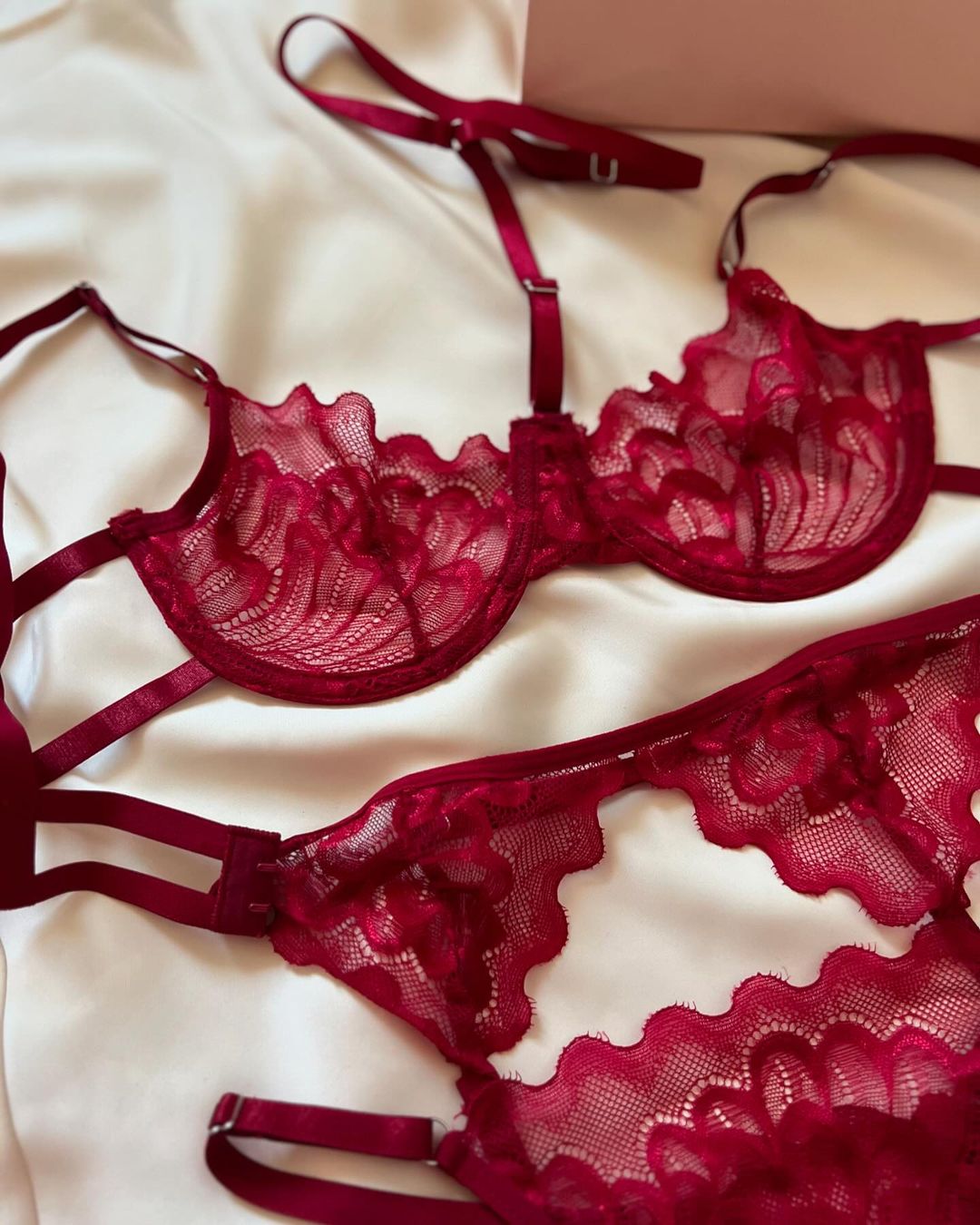 Lingerie Moredy™ | Elegância e Sensualidade (Conjunto Completo)