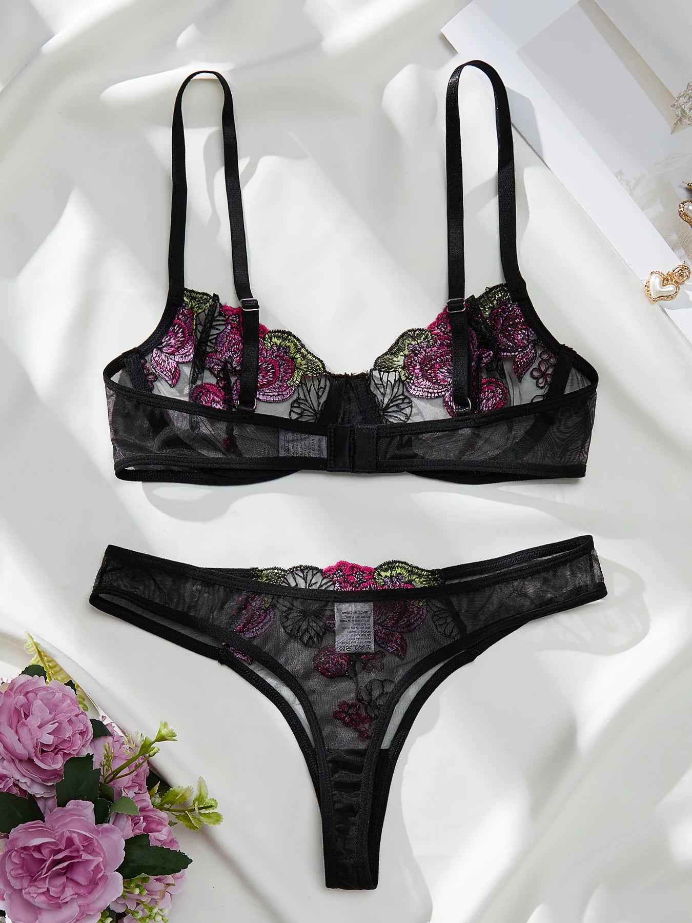 Lingerie Noir Blossom™ | Os Segredos das Mulheres